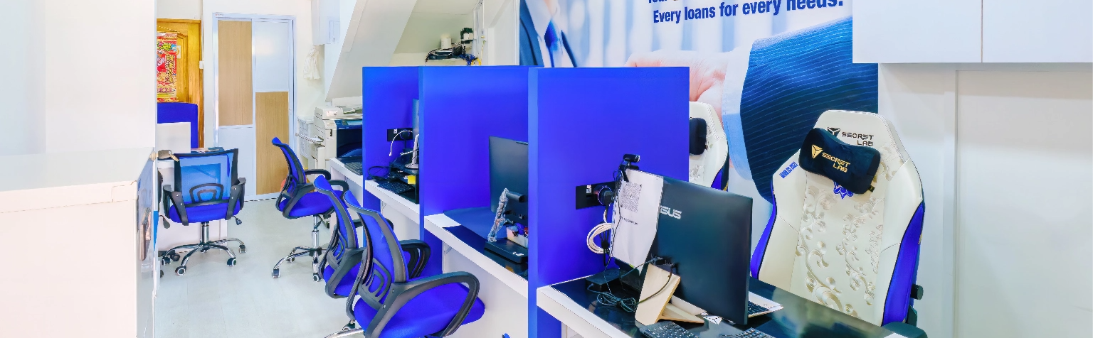 A shot of the pristine money lender office interior at R2D Credit