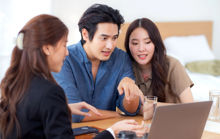 Do licensed money lenders offer fully customised loans