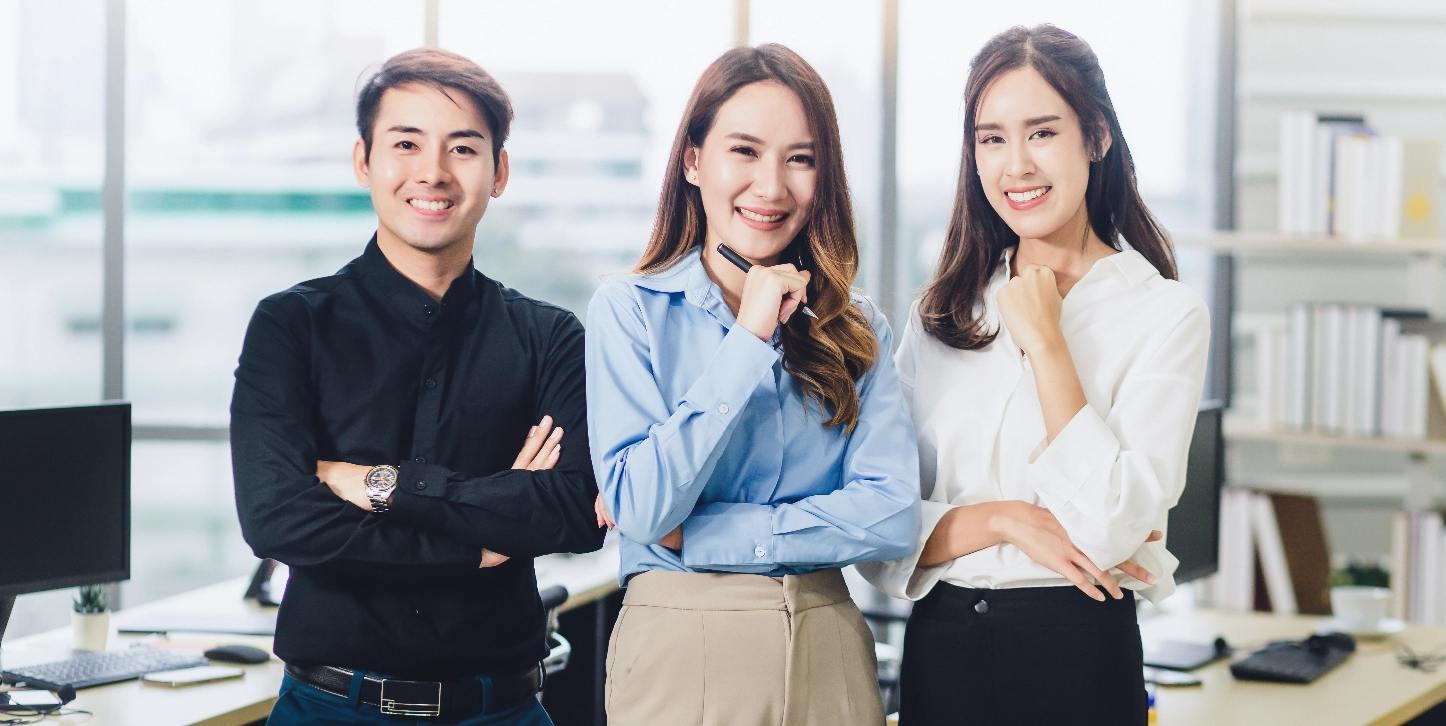 What are R2D Credit’s qualifications and certifications
